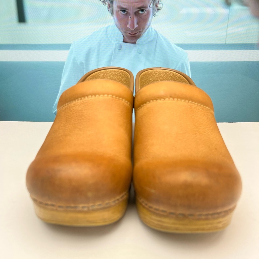 Dansko honey distress  leather clogs - women shoe sz 39